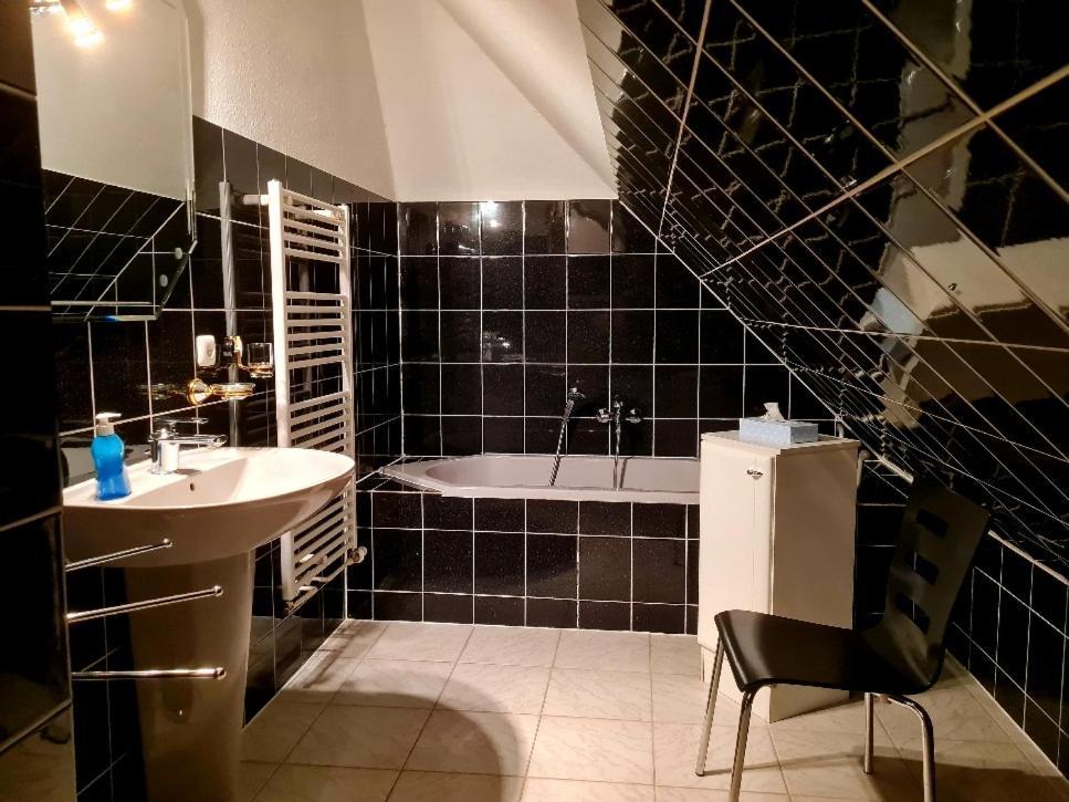 Alte Und Neue Buednerei Apartment Groß Zicker Bagian luar foto
